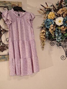 Entro Lavender Floral Tiered Ruffle Dress. Great Condition Size Medium